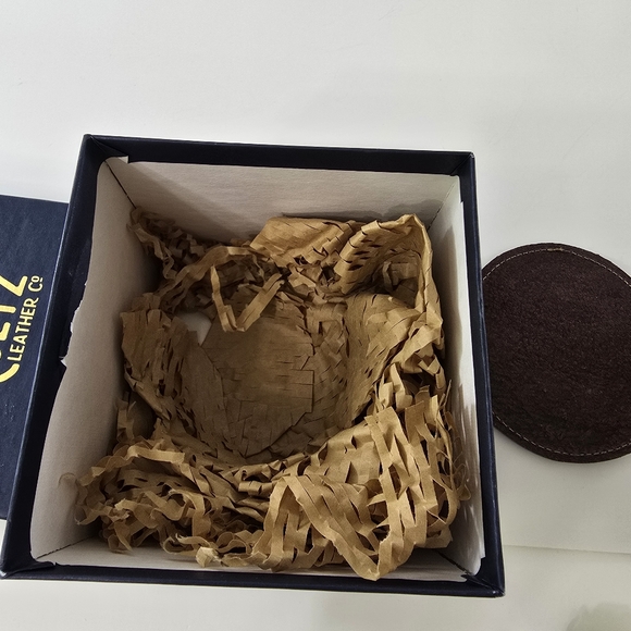 Holtz Leather Co Castle Style Made In America Handcrafted Pottery Cup Mug NIB - Picture 12 of 14